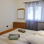 Klimatisierte In Valica Mit Grossem Garten By Interhome Apartman