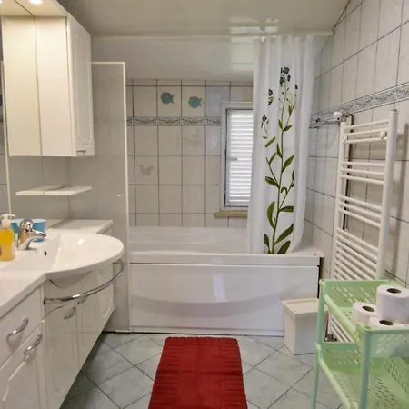 Apartman Klimatisierte In Valica Mit Grossem Garten By Interhome Umag