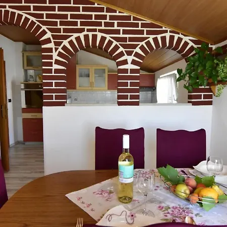 Klimatisierte In Valica Mit Grossem Garten By Interhome Umag