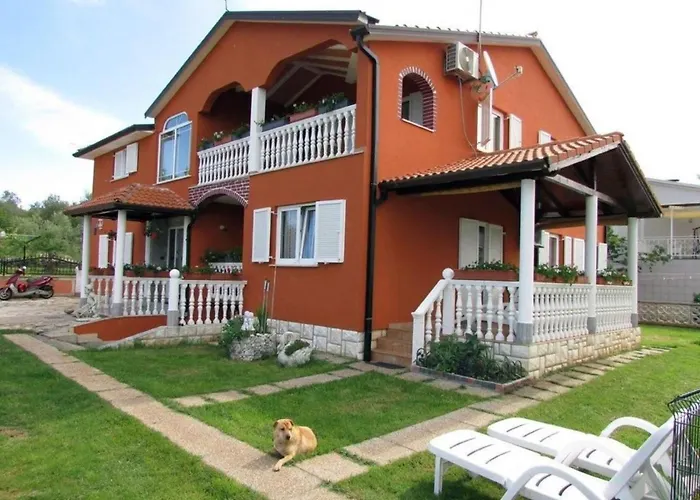Apartamento Klimatisierte In Valica Mit Grossem Garten By Interhome *