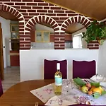 Klimatisierte In Valica Mit Grossem Garten By Interhome Umag