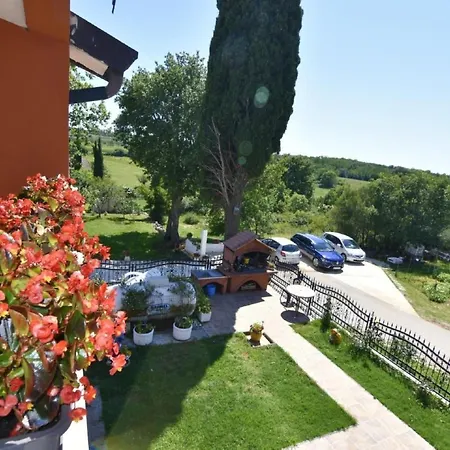 Klimatisierte In Valica Mit Grossem Garten By Interhome