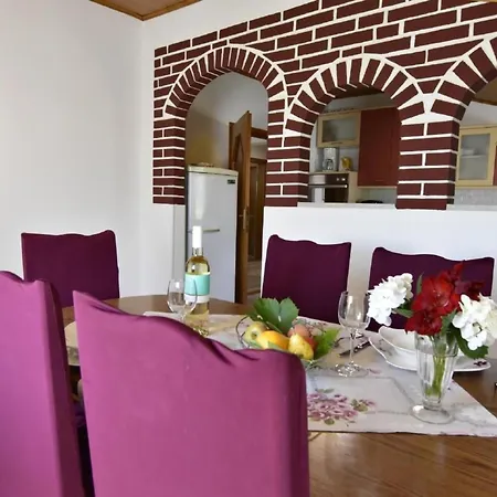 Klimatisierte In Valica Mit Grossem Garten By Interhome * Umag