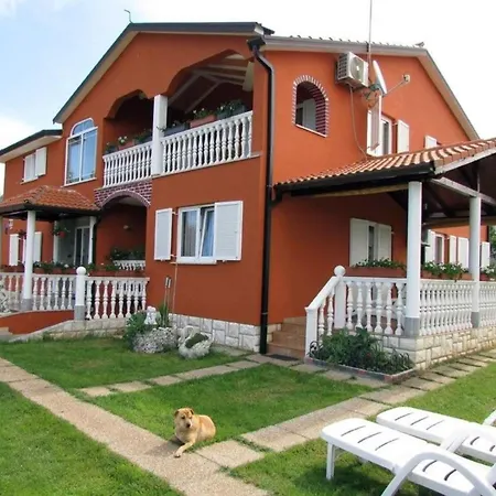 דירה Klimatisierte In Valica Mit Grossem Garten By Interhome *