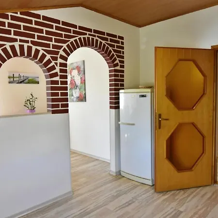 Apartman Klimatisierte In Valica Mit Grossem Garten By Interhome Umag
