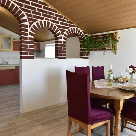 דירה Klimatisierte In Valica Mit Grossem Garten By Interhome