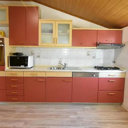 Klimatisierte In Valica Mit Grossem Garten By Interhome Apartman Umag