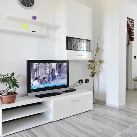 Klimatisierte In Valica Mit Grossem Garten By Interhome דירה