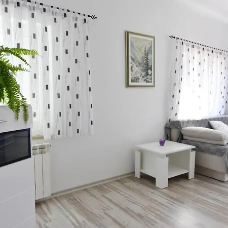 Klimatisierte In Valica Mit Grossem Garten By Interhome דירה *