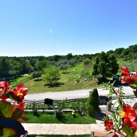 דירה Klimatisierte In Valica Mit Grossem Garten By Interhome *