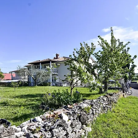 Klimatisierte In Valica Mit Grossem Garten By Interhome *