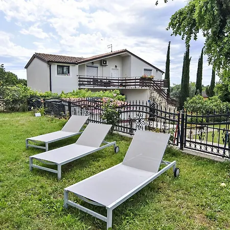 Klimatisierte In Valica Mit Grossem Garten By Interhome