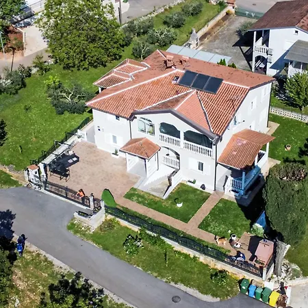 Klimatisierte In Valica Mit Grossem Garten By Interhome דירה *
