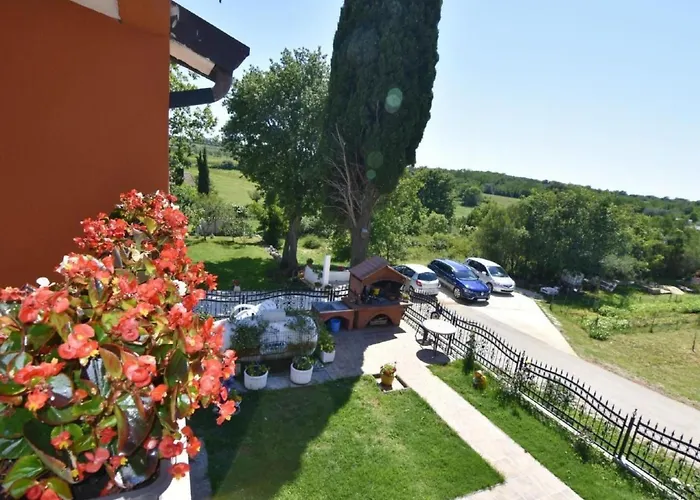 Klimatisierte In Valica Mit Grossem Garten By Interhome