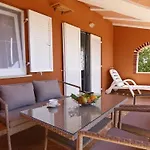 Klimatisierte In Valica Mit Grossem Garten By Interhome * Umago